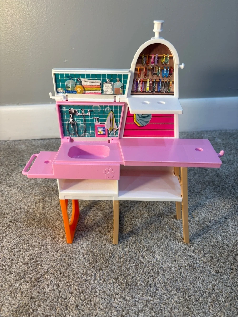 Barbie Pet Boutique Playset Mattel 2020 Pink Multi-Color
